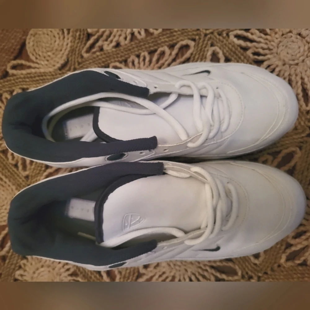 Nike Air white cleated golf shoes 6s - Picture 4 of 8